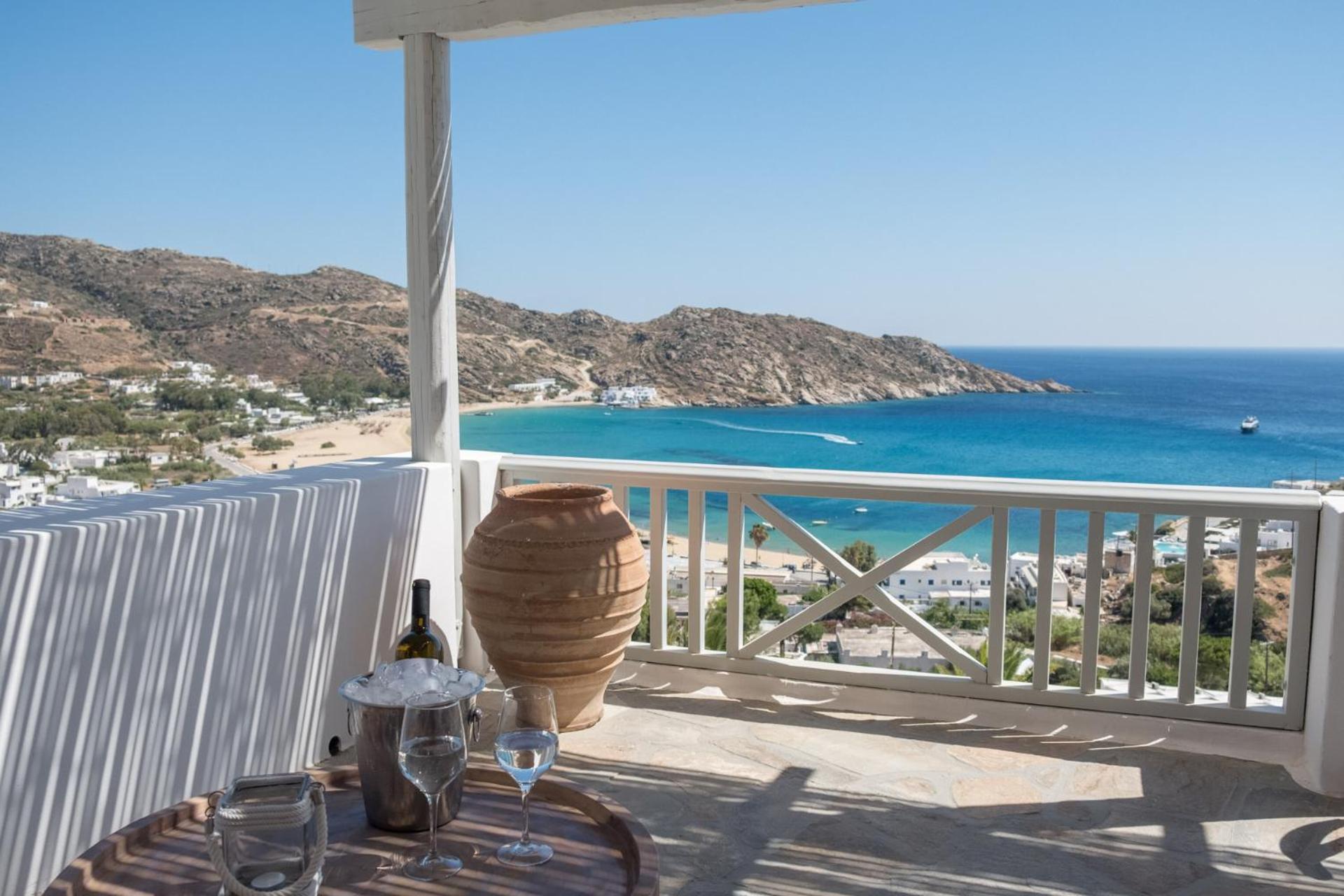 Far Out Hotel & Spa 마일로포타스 외부 사진