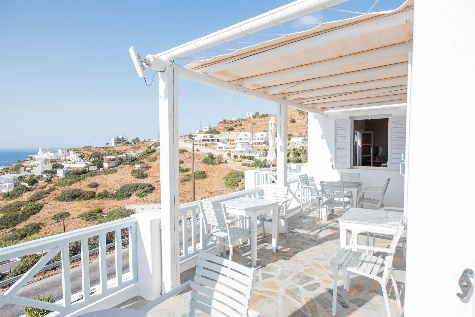 Far Out Hotel & Spa 마일로포타스 외부 사진